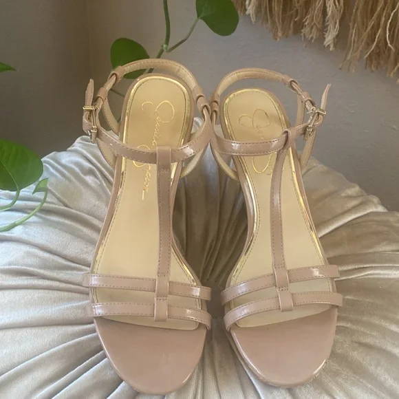 ๐ Jessica Simpson platform gorgeous Beige sandals 8 Never used ๐ - Picture 3 of 10
